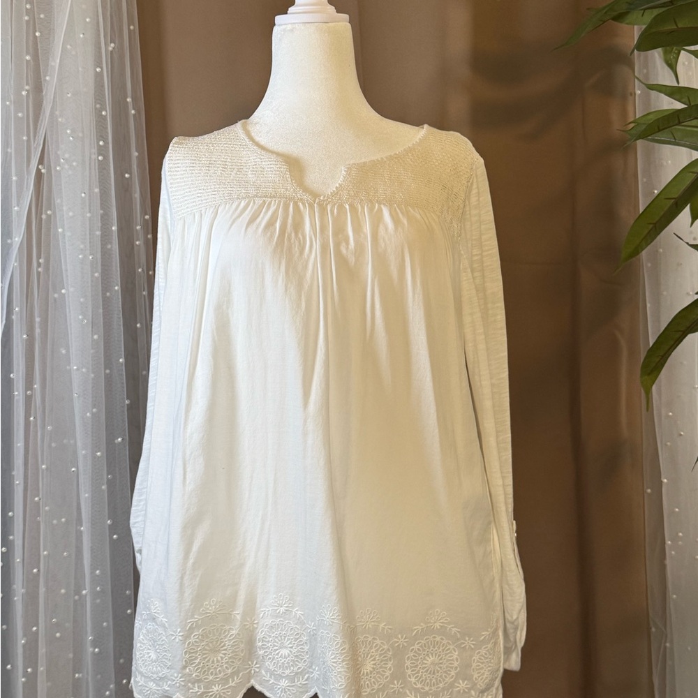Gloria Vanderbilt Cream Blouse with Embroidered Details